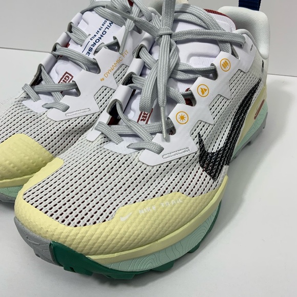Nike Women's Snikers Sz 7.5 React Wildhorse Trail Hiking Running Shoe DR2689 101 - Picture 11 of 16